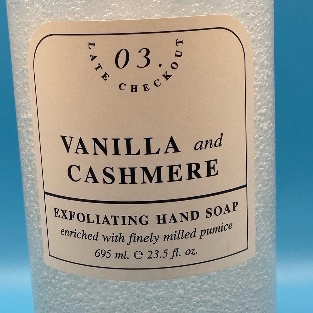 LATE CHECKOUT ~ Vanilla & Cashmere Pumice Enriched Exfoliating HAND SOAP - Picture 2 of 4